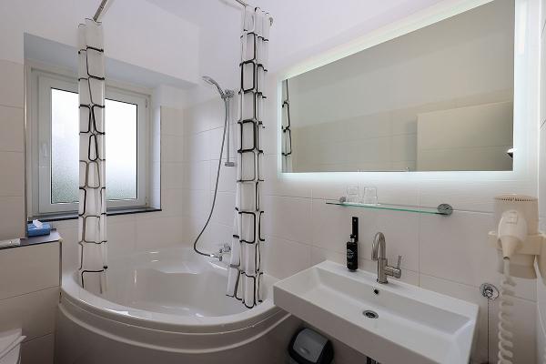 Appartement (Bad mit Badewanne)