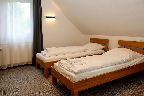 Doppelzimmer mit getrennten Betten