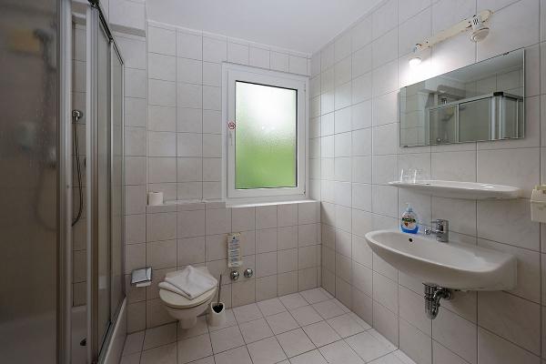 Doppelzimmer (Dusche / WC)